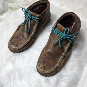 Twisted X woman's Handcrafted Cowgirl Lace-up Chukka Brown  color Size 10 M